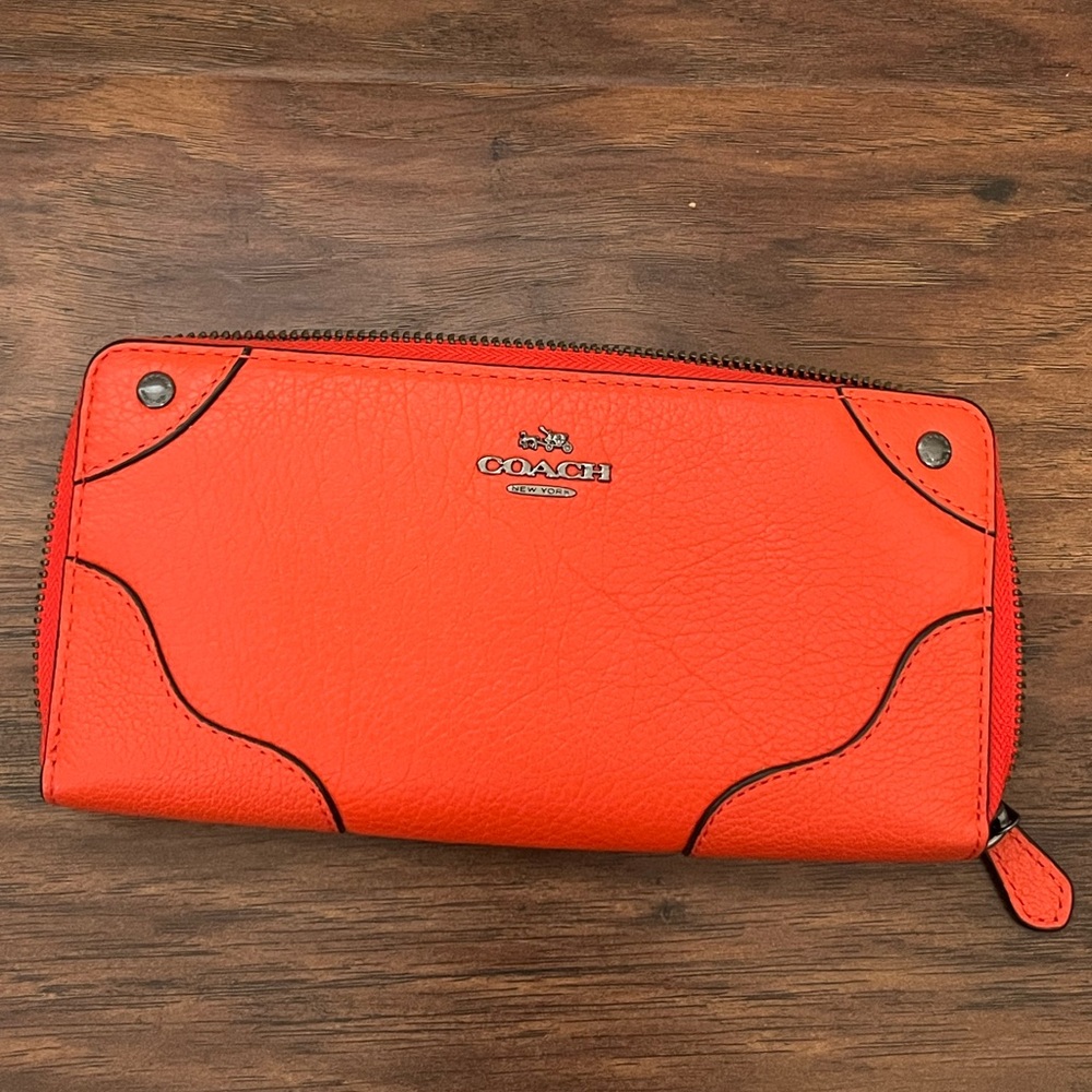 NWOT Coach Mickie Accordion Zip Wallet In Grain Leather (F52645) in Orange